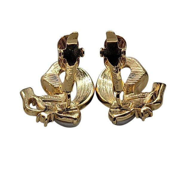 Trifari Pink Ribbon Clip On Earring 1990s Faux Pearl Aurora Borealis Rhinestone - Picture 9 of 15